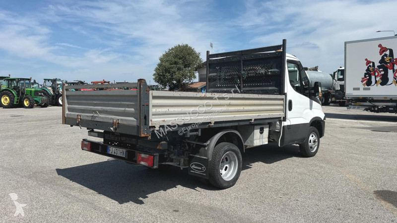Camión Iveco DAILY 35-140 4x2