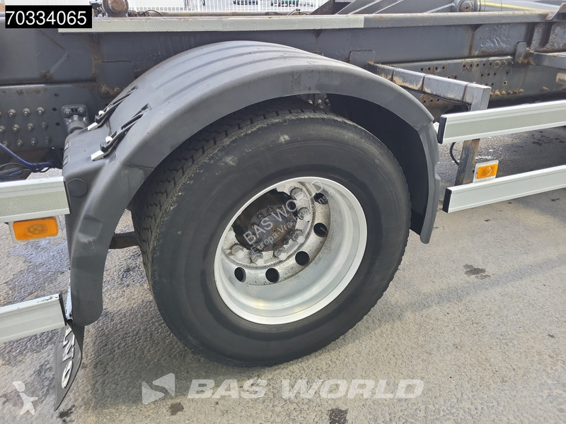 Camión Volvo 480  4X2 hooklift Automatic VEB...