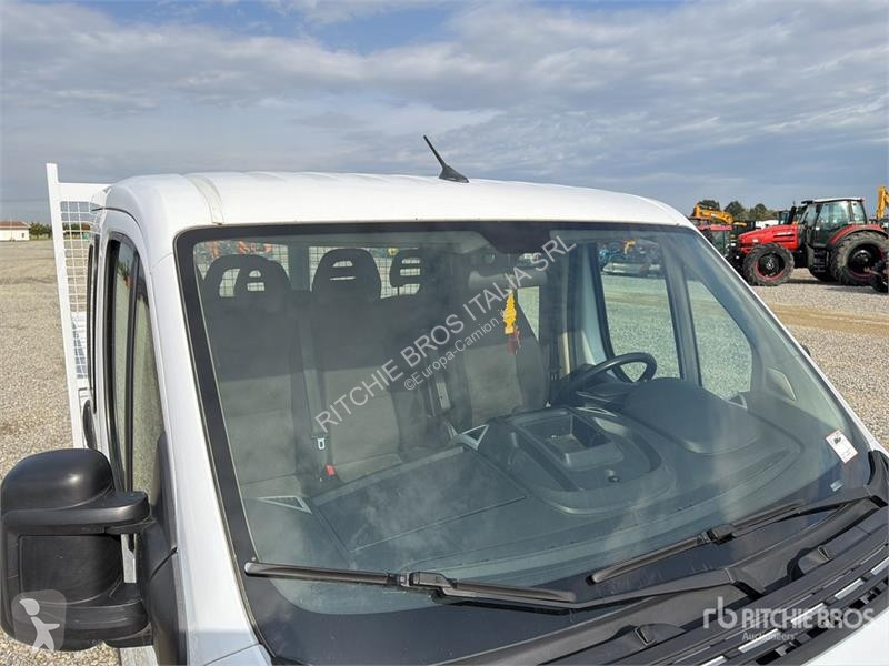 Kamion Fiat ducato Crew Cab Flatbed Truck