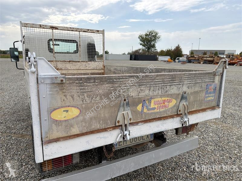 Kamion Isuzu S/A Dump Truck