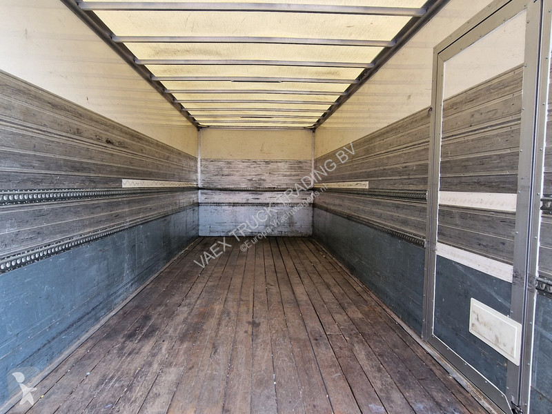 Camión Volvo 250 4x2 - Box - Loadlift - A/C -...