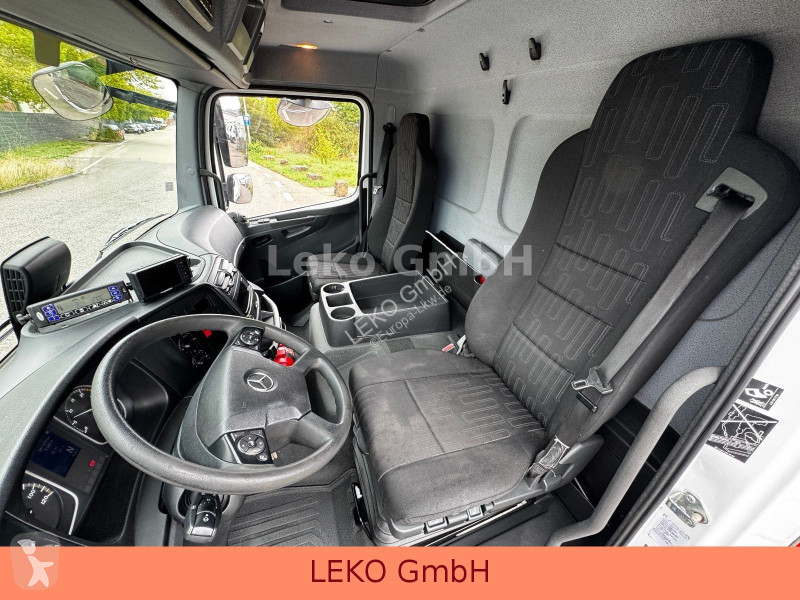 Kamion Mercedes 816 Mit Carrier Sp 750