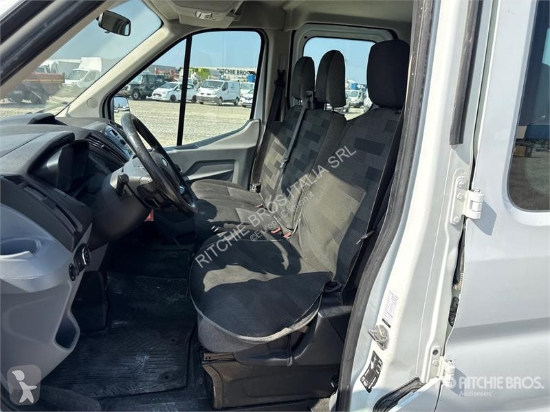 Camión Ford Crew Cab Flatbed Truck