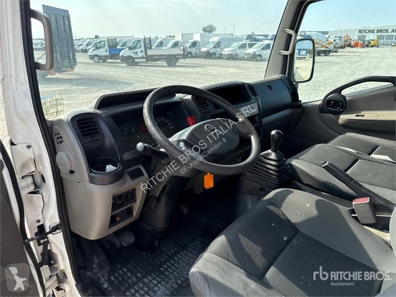 Camión Nissan P200A 17.8 m on Nissan Bucket Truck