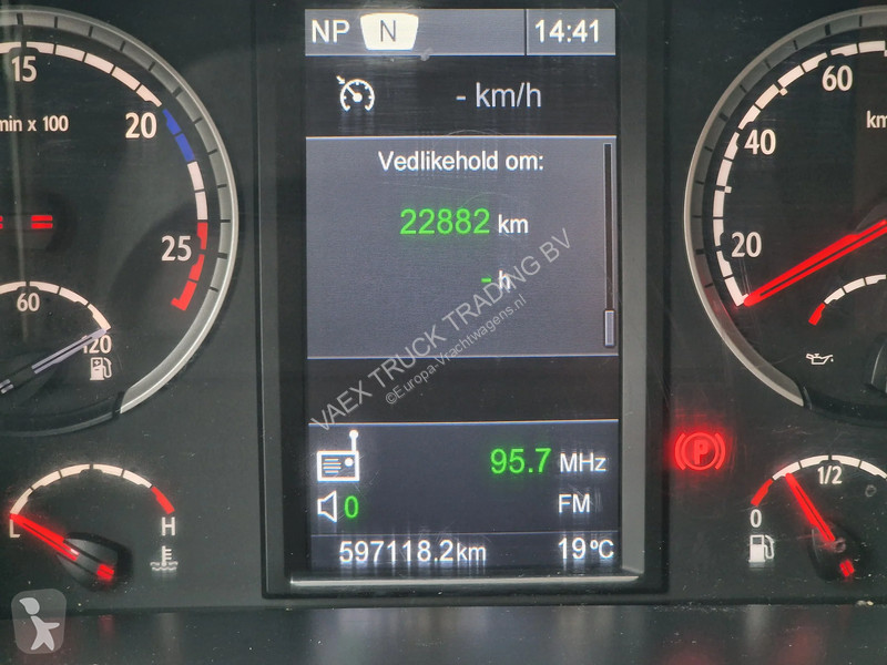 Camion Scania 320 4x2 - Bussbygg box - Full air...