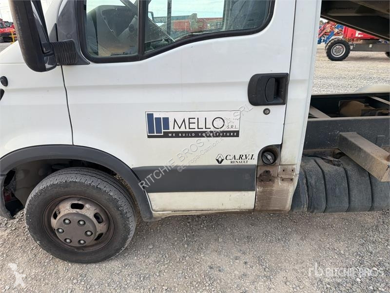 Грузовик Iveco 35A Dump Truck