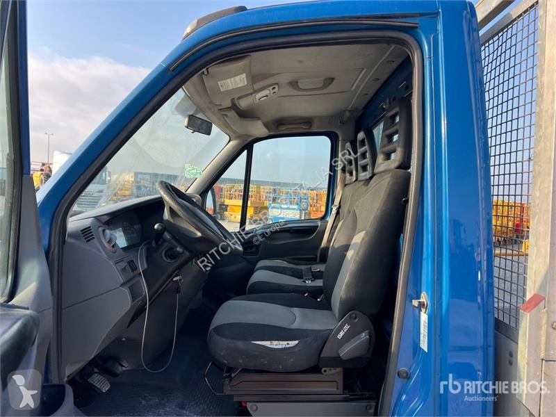 Camion Iveco 35C11 Flatbed Truck