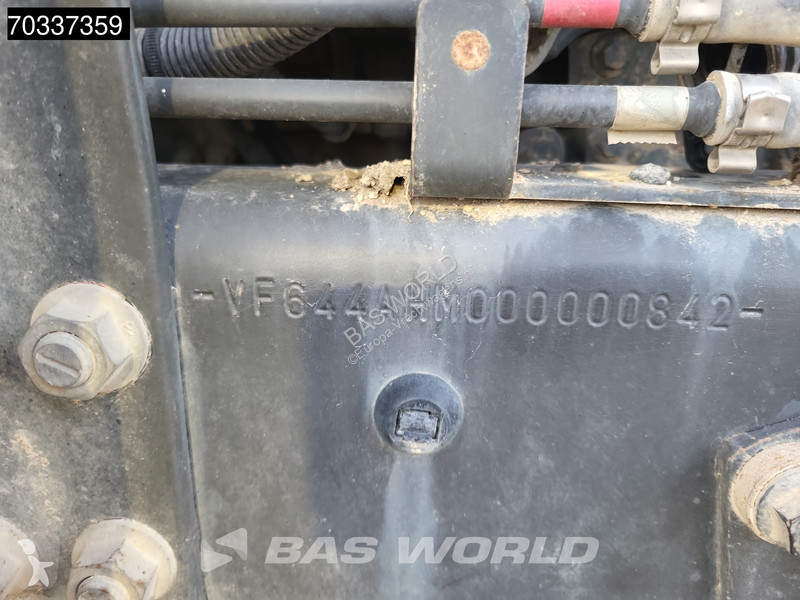 Грузовик Renault 4X2 FOR PARTS 3-way tipper...