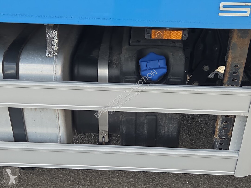 Camião Iveco 140E220