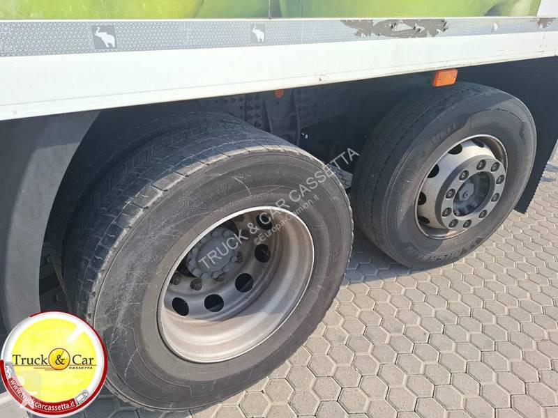 Lastbil Iveco 260 S 42