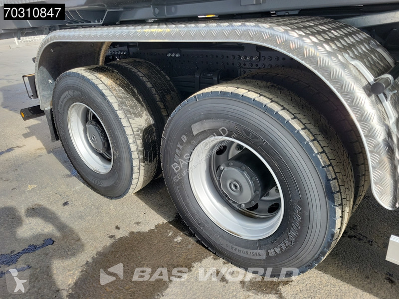 Camión Mercedes 4242 8X4 20m3 Tipper 13-Ltr...