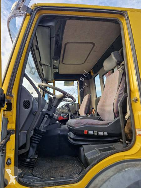 Iveco 260E31 truck