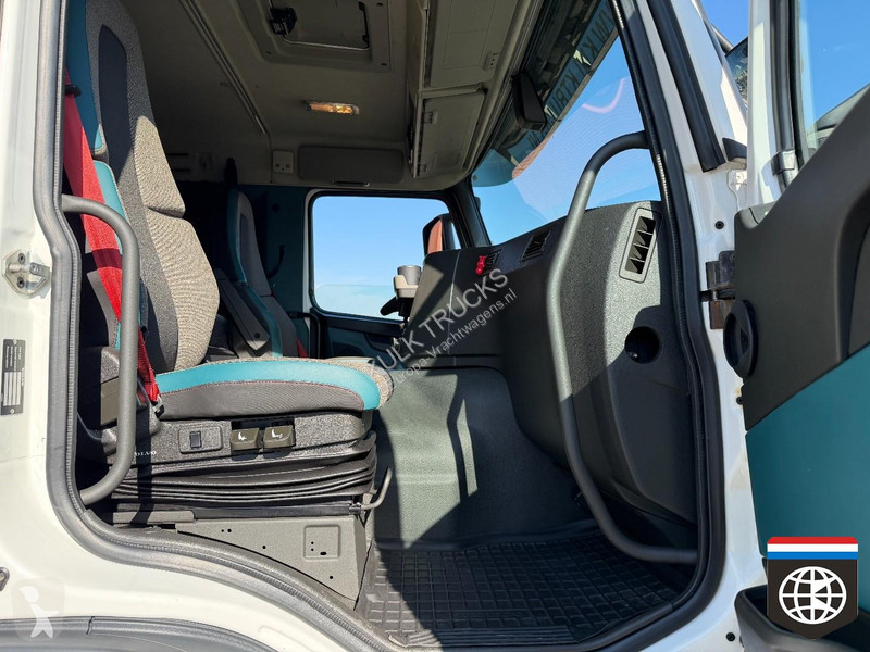 Vrachtwagen Volvo 460 Sleeping cab Storage box...