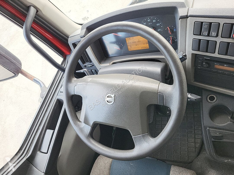 شاحنة Volvo 210