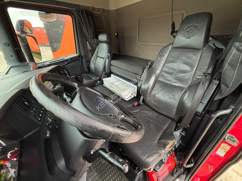 Camión Scania 490 8x4 OPENSIDE BOX