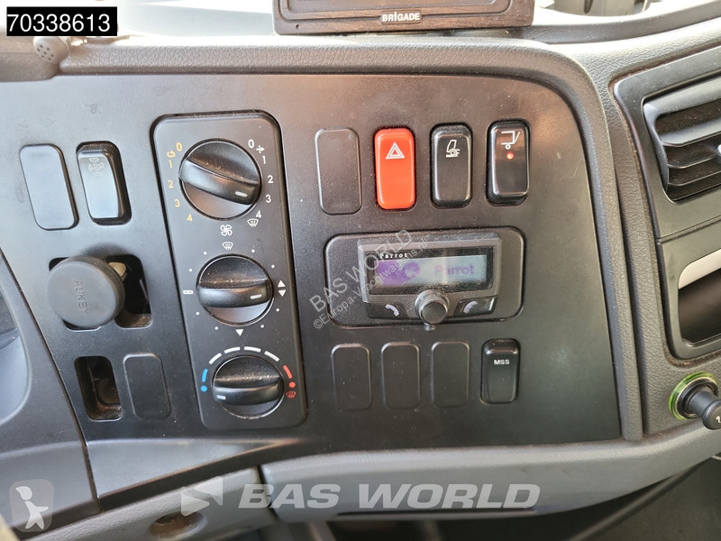 شاحنة Mercedes 1218 4X2 12t Manual Tailgate...