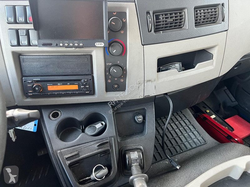 Kamion Volvo 240 4X2 EURO 6 + BAR LIFT 1500 KG