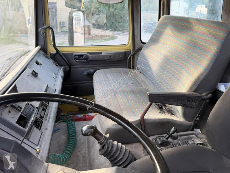 Renault  M210 grue truck