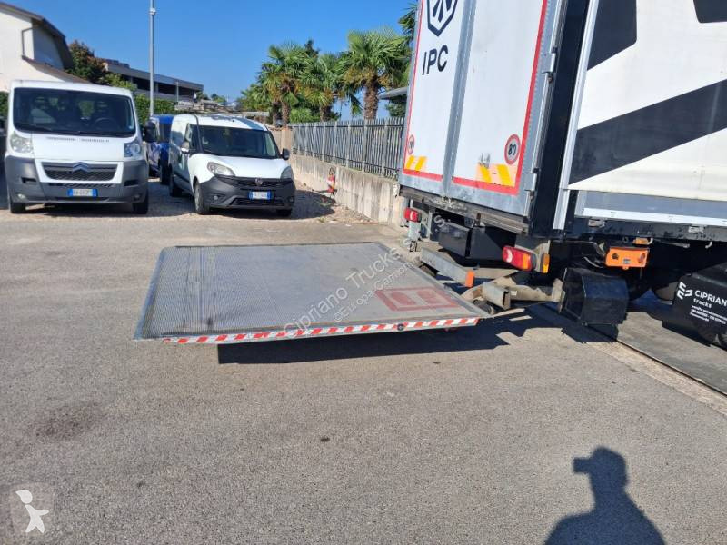 Iveco 120 E 25 truck