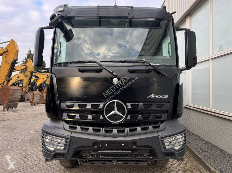 Kamion Mercedes AROCS 3246 8X4 TIPPER