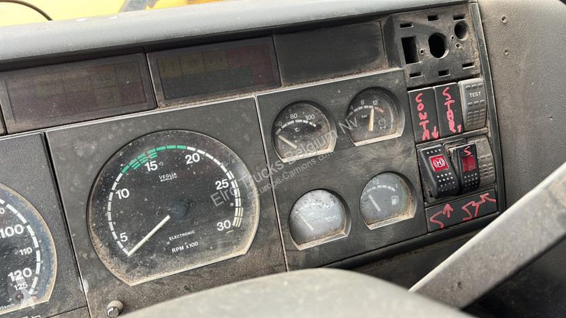 Kamion Iveco 260 E 30 (MANUAL PUMP / POMPE...
