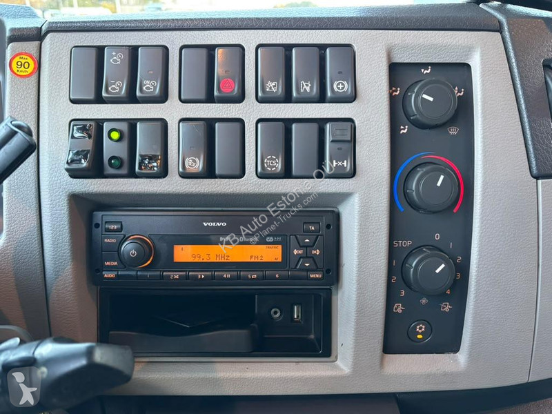 Kamion Volvo 240 4x2 BOX L=7702 mm