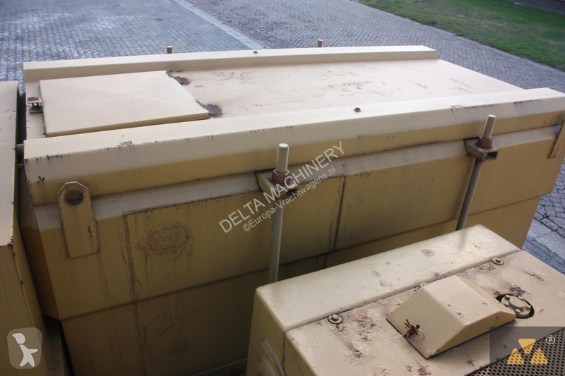 بلدوزر Caterpillar Fuel tanker