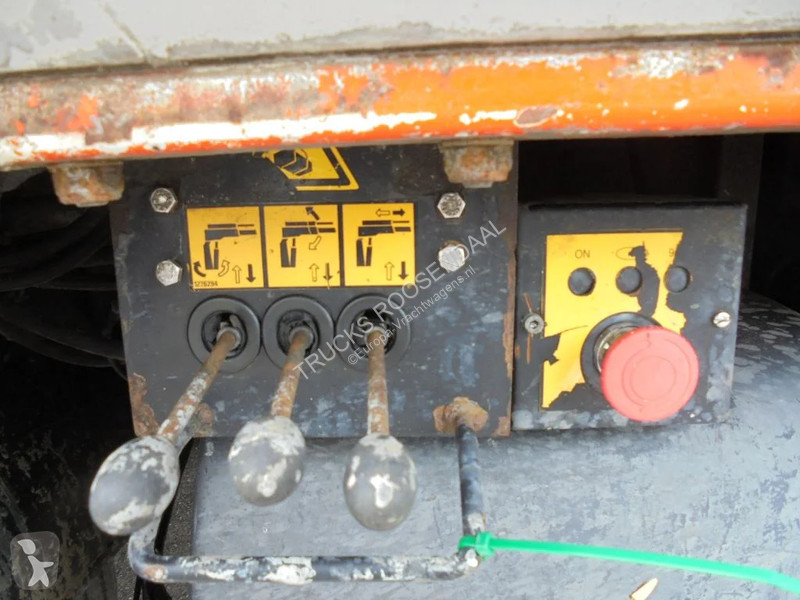 Kamion Volvo 220 + Manual + HMF 150 crane