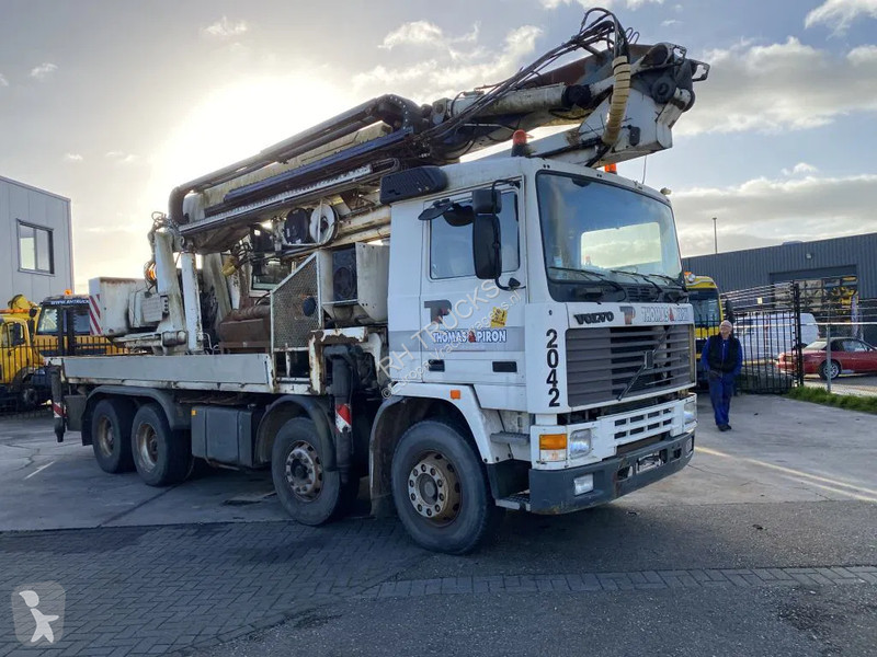 Kamion Volvo F 12 8X4 + CORMACH 0 CRANE - 8.642...