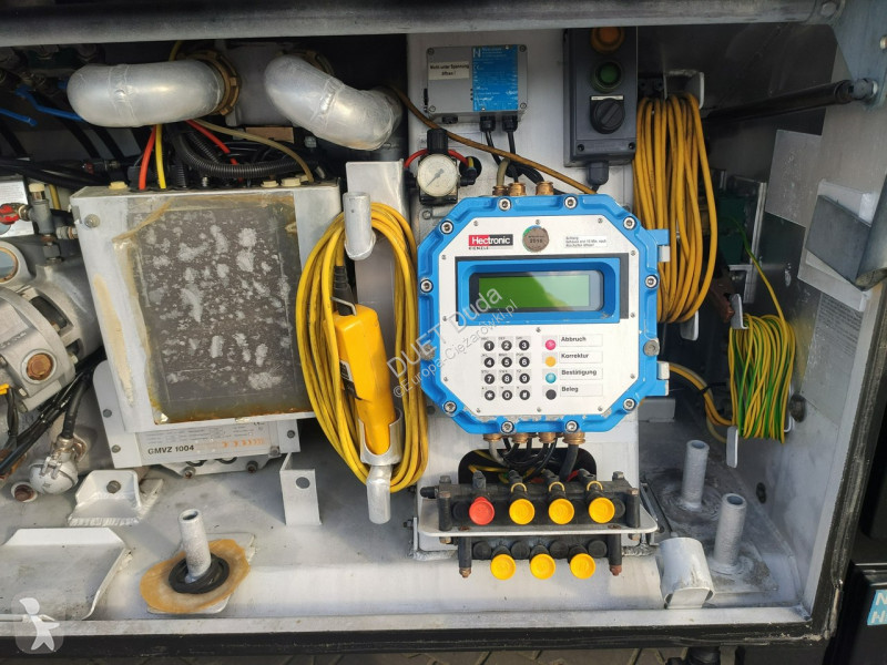 Lastbil MAN TGA 26.400 Autocysterna z...