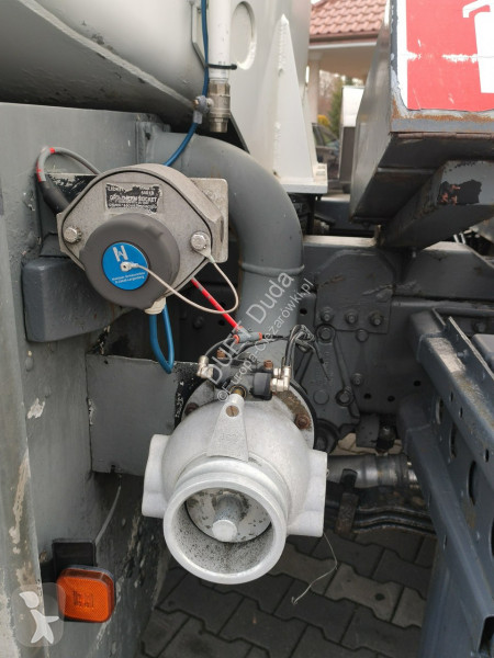 Lastbil MAN TGA 26.310 Autocysterna z Dystrybucją