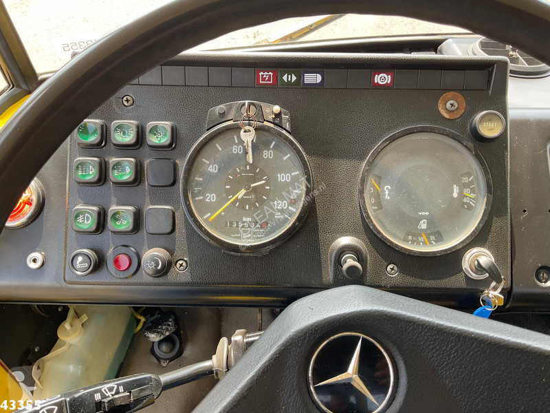 Camión Mercedes LC Bergingswagen Just 135.534 km!