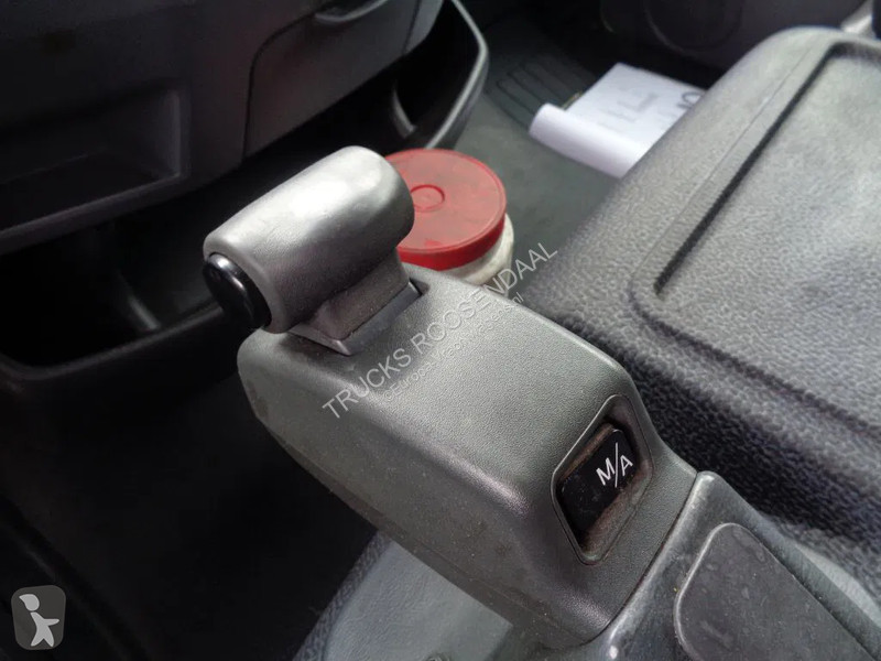 Kamion Mercedes 822 822 + Euro 5 + Dhollandia lift