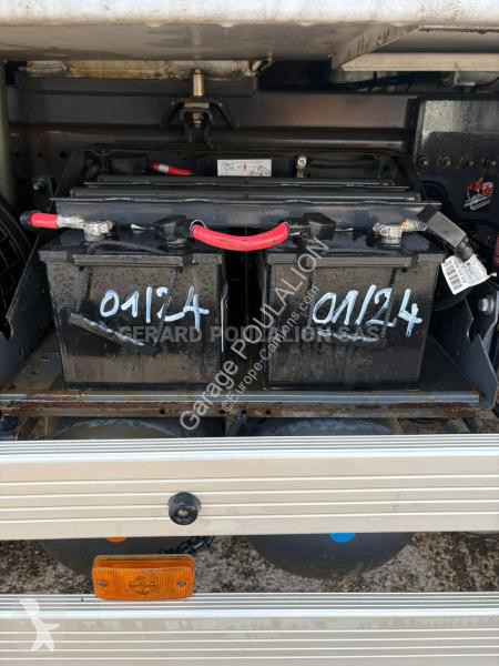 شاحنة Renault MAGYAR 18000L 5 CPTS PREMIUM...