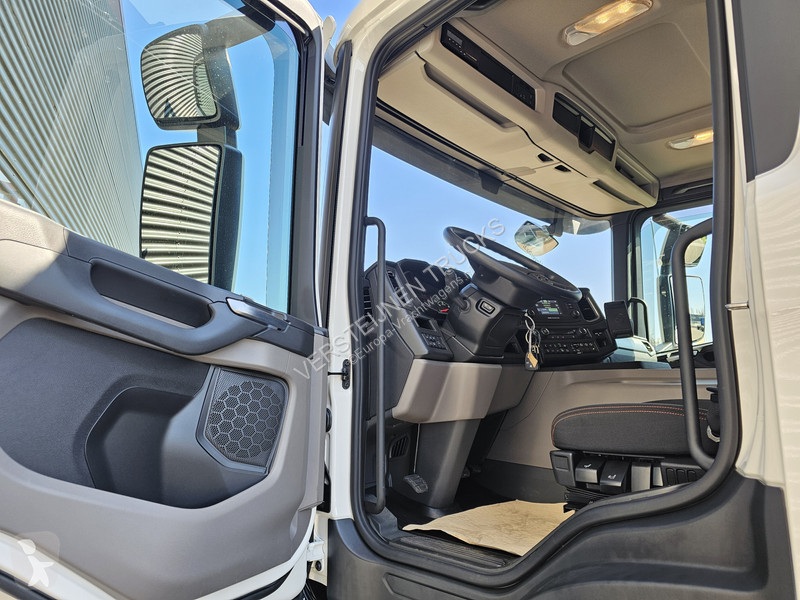Kamion Scania P410 6x2*4 / PAFINGER 35 tm CRANE...