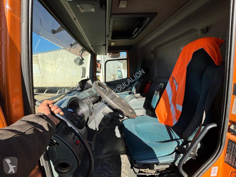 Kamion DAF PLATEAU GRUE HIAB 200 C FAN