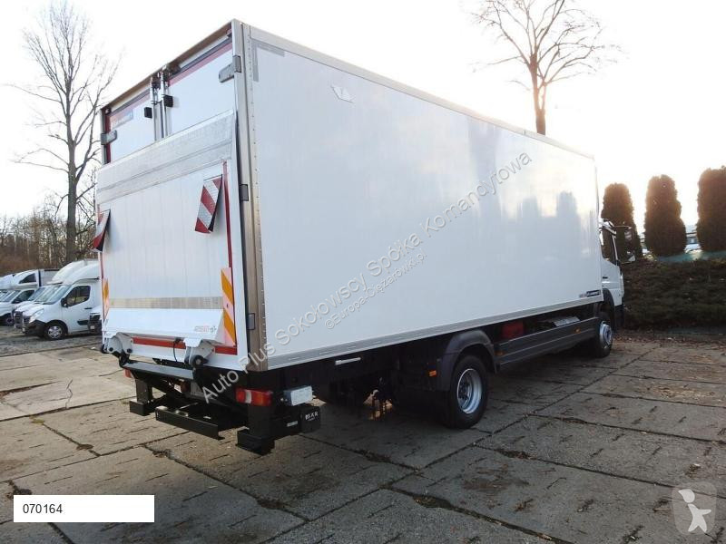 Camión Mercedes ATEGO 12.24 KONTENER CHŁODNIA...