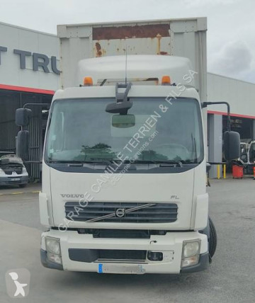 Camión portacontenedores Volvo