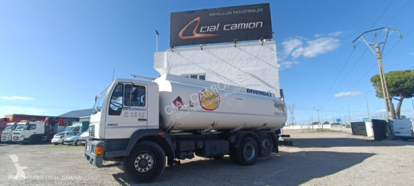 Camion citerne hydrocarbures MAN