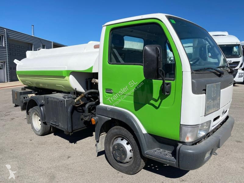 Camion Nissan E 120
