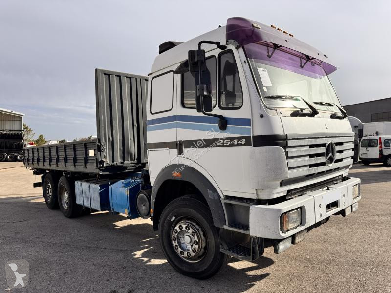 Kamion Mercedes  2544