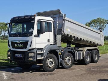 Camion tri-benne MAN