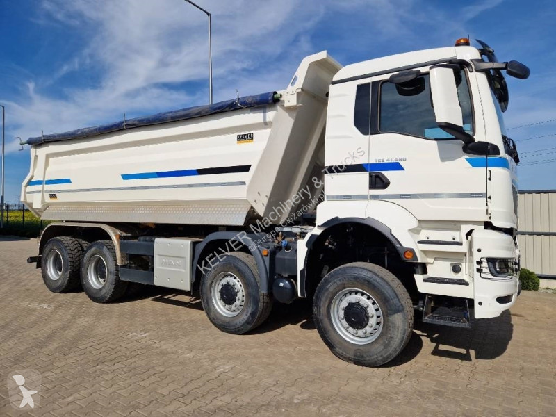 Kamion MAN TGS 8x6 kipper