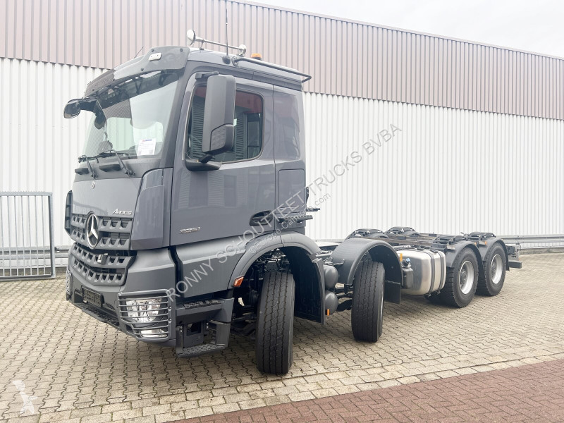 Kamion Mercedes Arocs 3251 L 8x4/4 Arocs 3251 L...