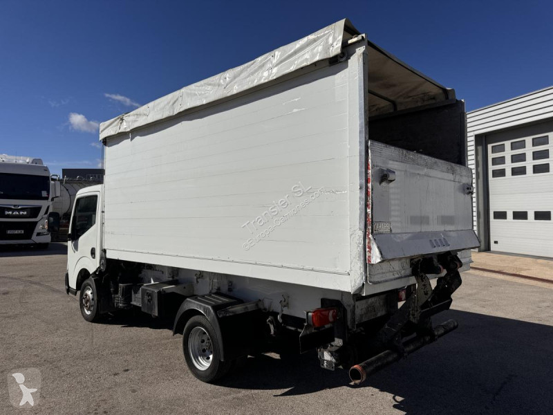 Camión Nissan NT 400 CABSTAR ZAARBU