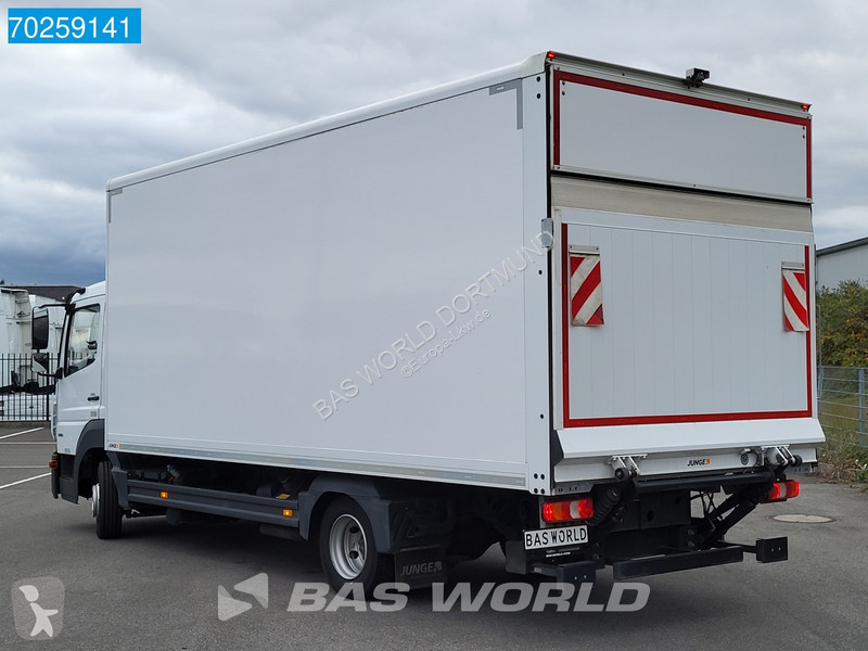 Camion Mercedes 816 4X2 7.49t Thermoking B-100...