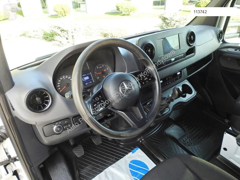 Véhicule utilitaire Mercedes SPRINTER 516...