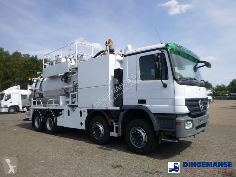 Camion Mercedes 3241 8x4 RHD Huwer vacuum tank...