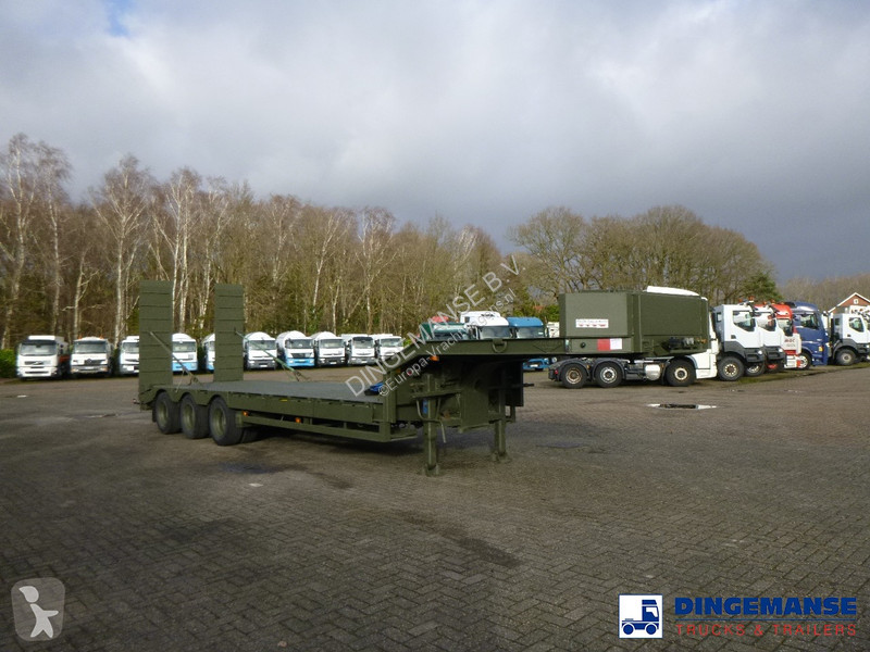 Semiremorca Broshuis 3-axle semi-lowbed trailer...