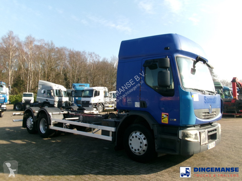 Kamion Renault 370 6x2 chassis